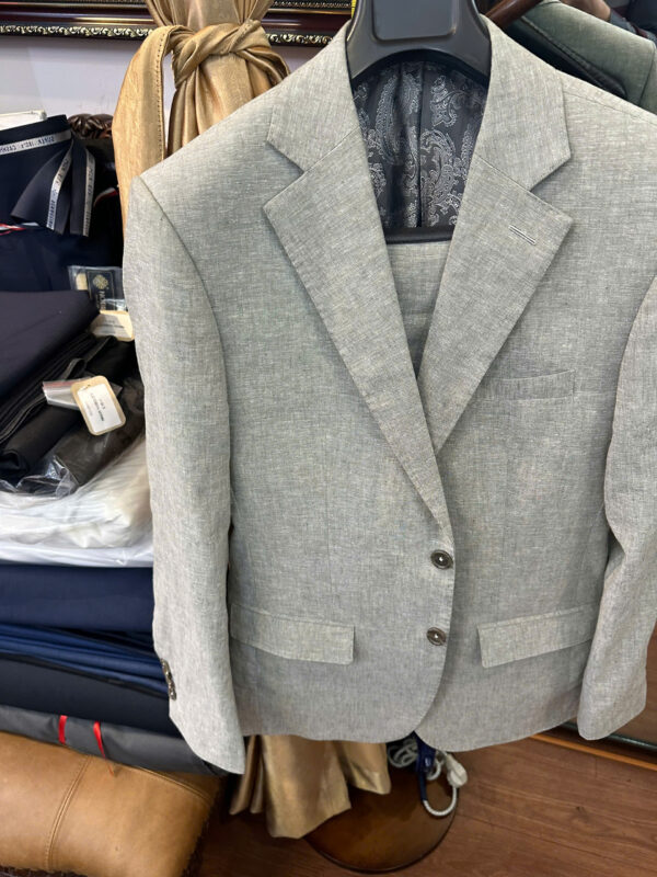 bộ suit ghi sáng- vải linen- giá 6.000.000