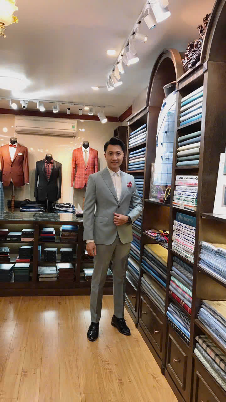 bộ suit ghi sáng - vải wool 60%- giá 7.000.000