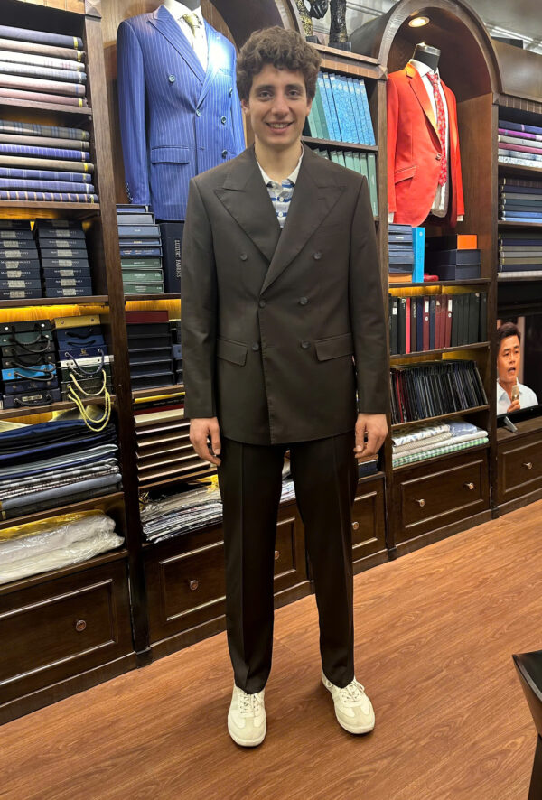 suit double màu nâu trơn- vải wool 50% - giá 7.000.000