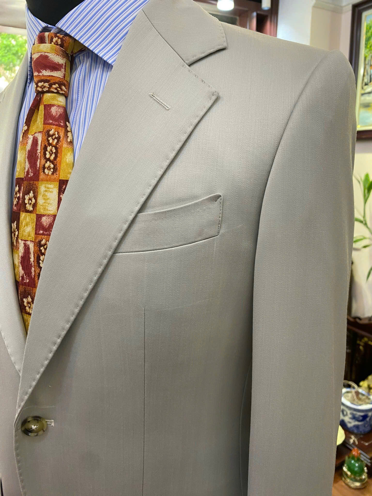 suit màu kem- vải wool 60%-giá 9.000.000